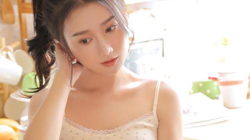一个男生暗恋你的表现